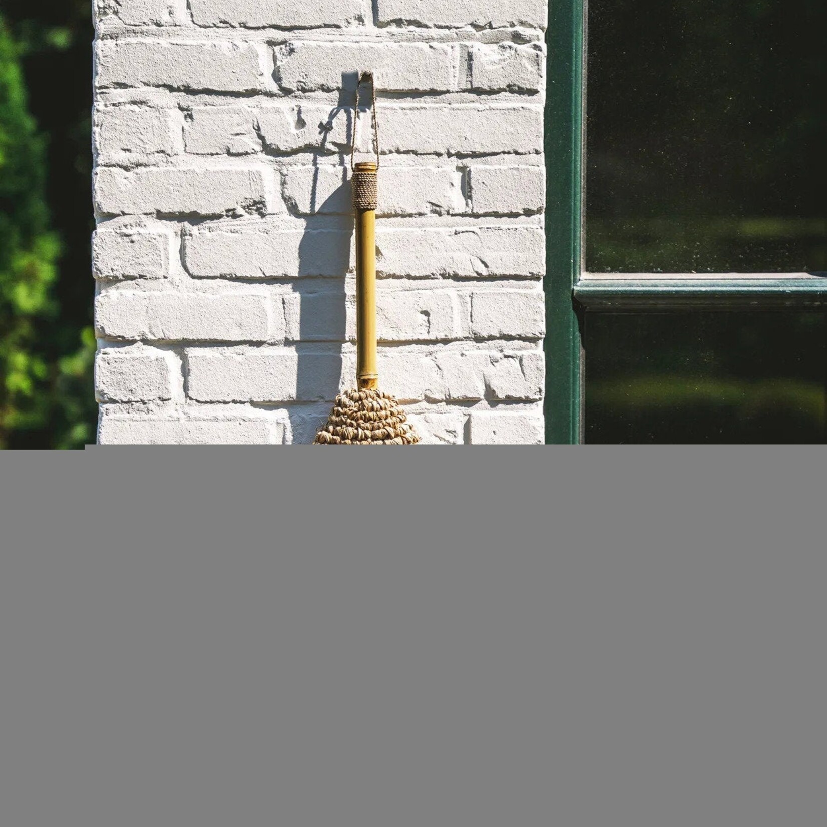 Bazar Bizar Antwerp The Raffia Broom - Natural