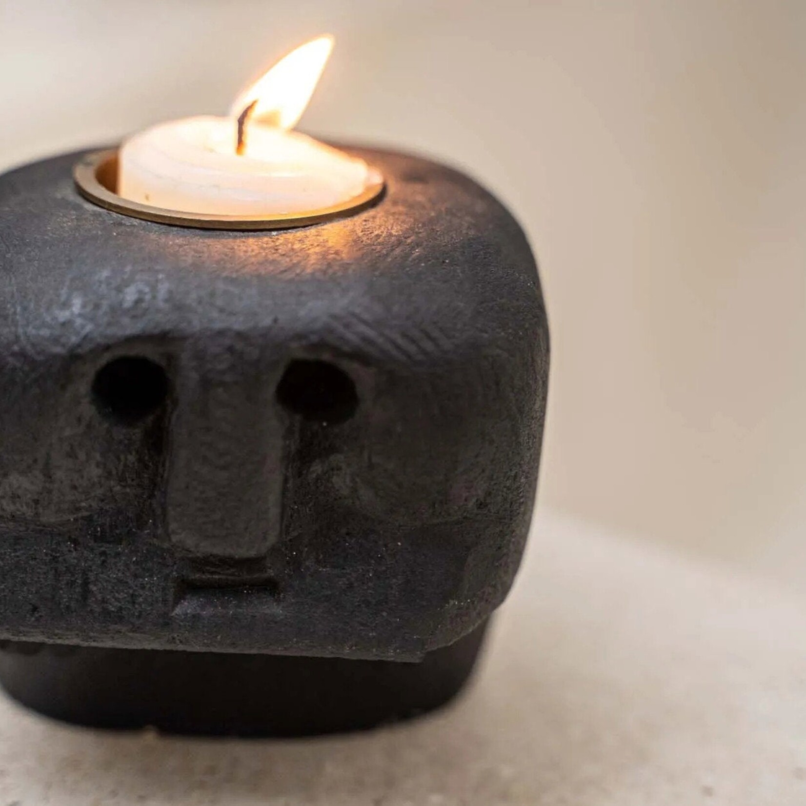 Bazar Bizar Antwerp The Sumba Stone #27 Candle Holder