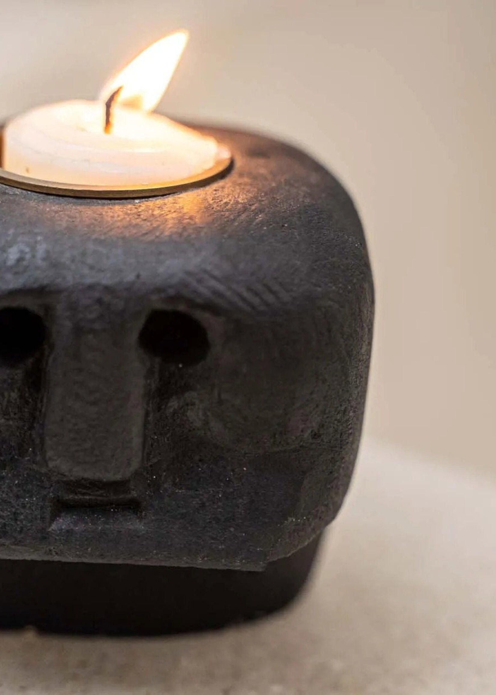 Bazar Bizar Antwerp The Sumba Stone #27 Candle Holder