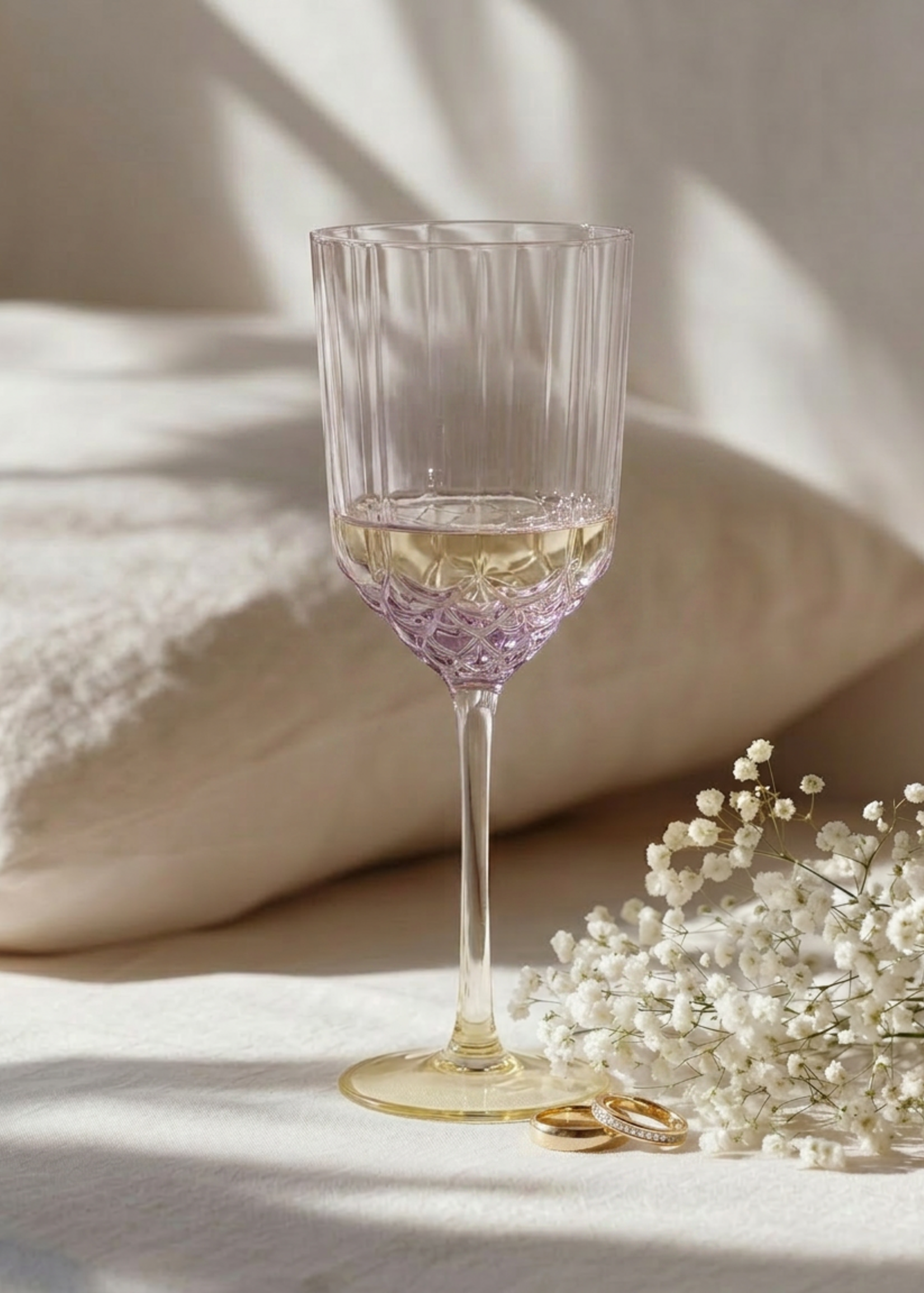 Bazar Bizar Antwerp The Pink Blush Wine Glass - Pink