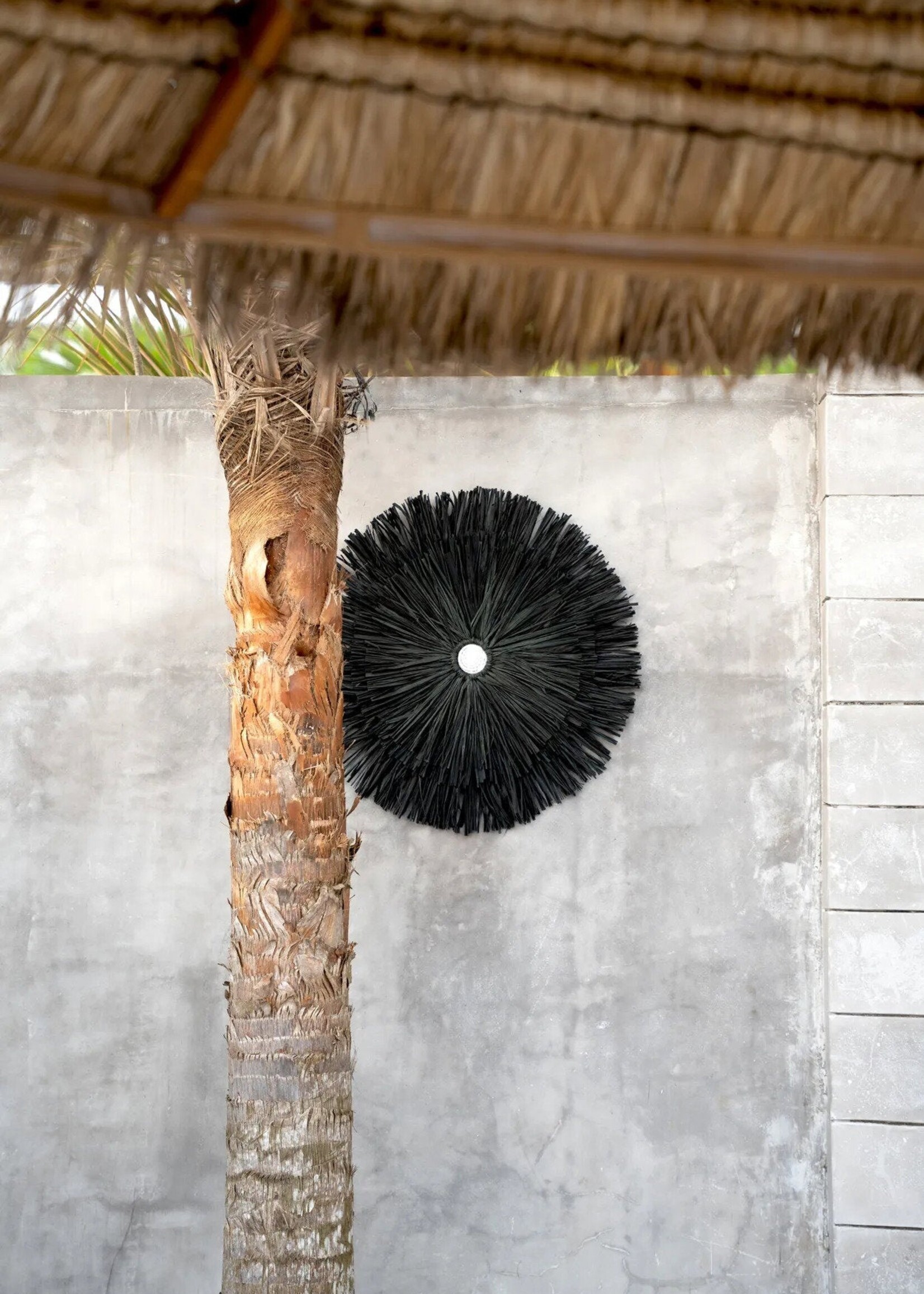 Bazar Bizar Antwerp The Raffia Juju - Black