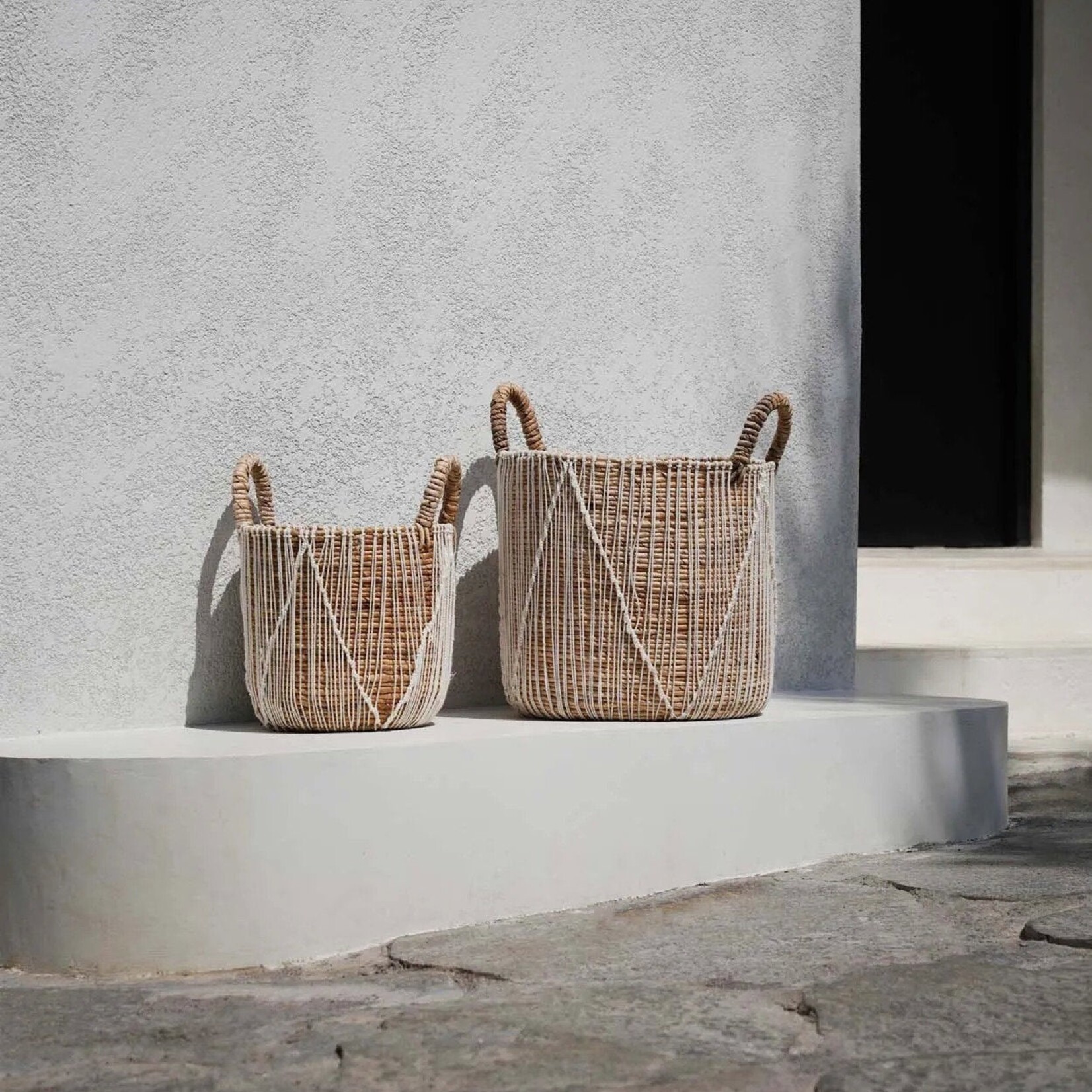 Bazar Bizar Antwerp The Straight Stitched Macrame Basket - S