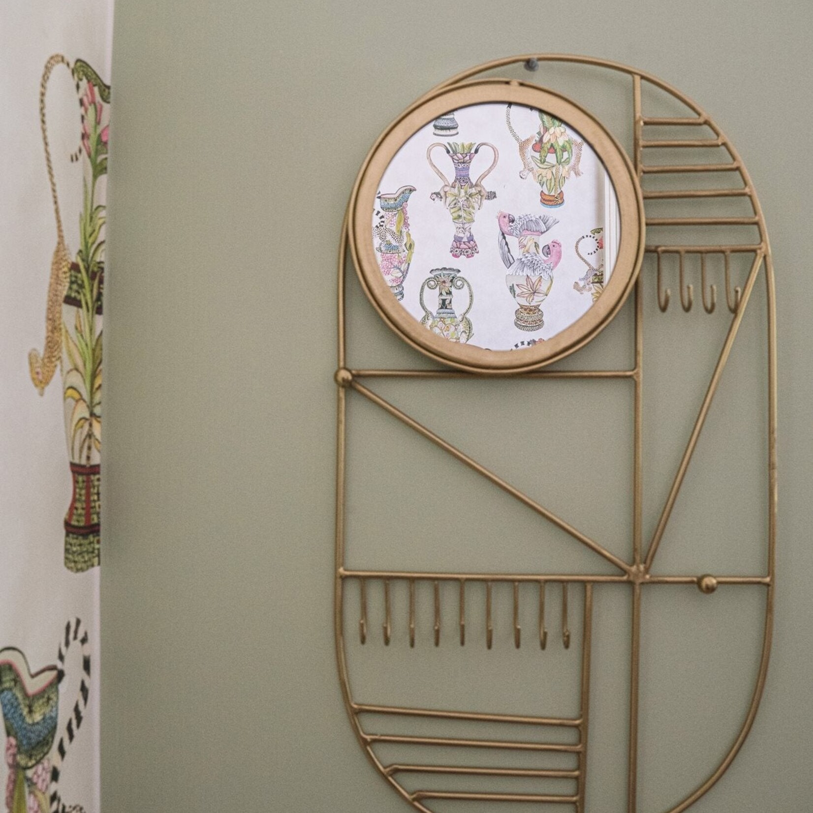 Bazar Bizar Antwerp The Do I Look Pretty Wall Hanger - Brass