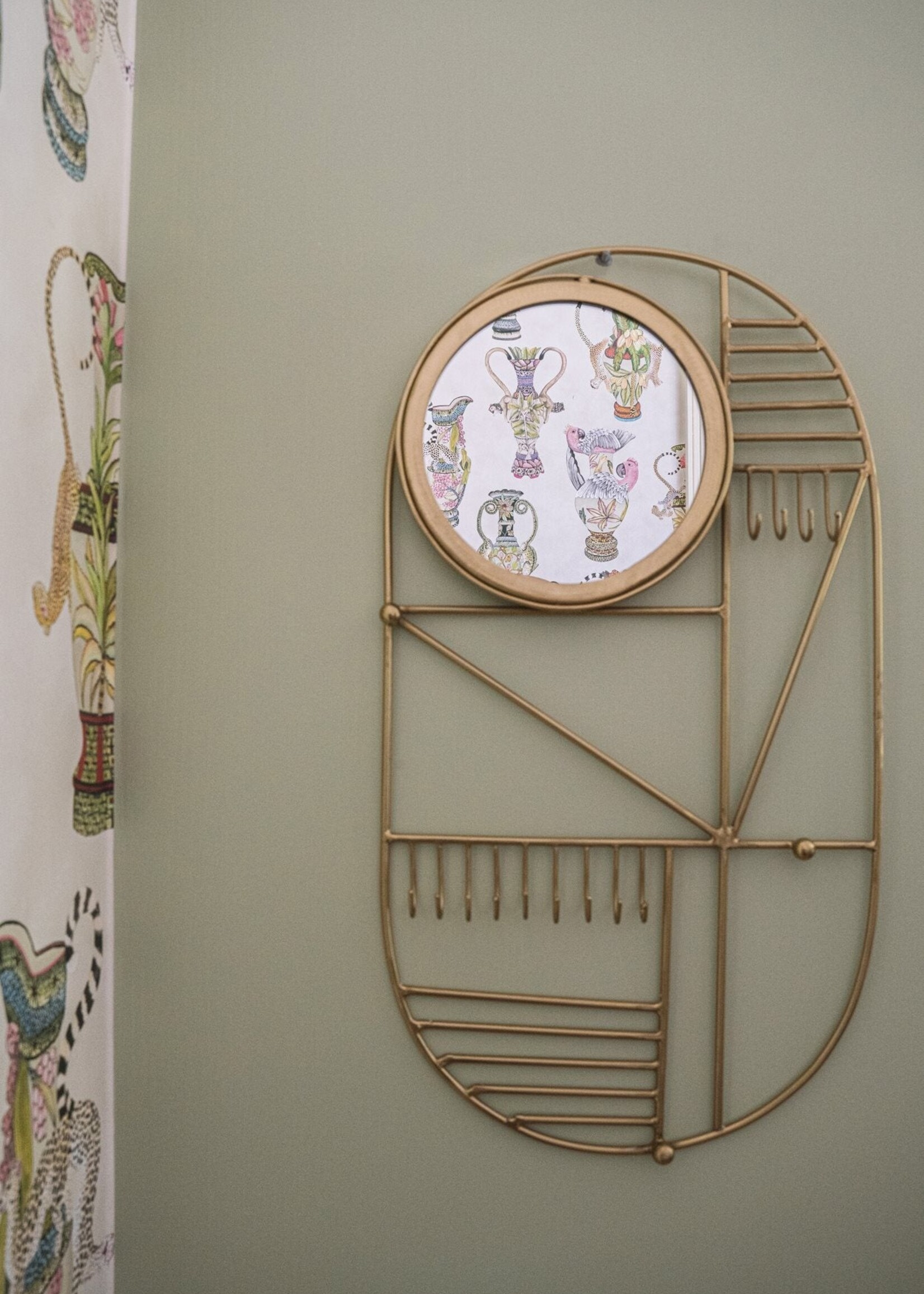 Bazar Bizar Antwerp The Do I Look Pretty Wall Hanger - Brass