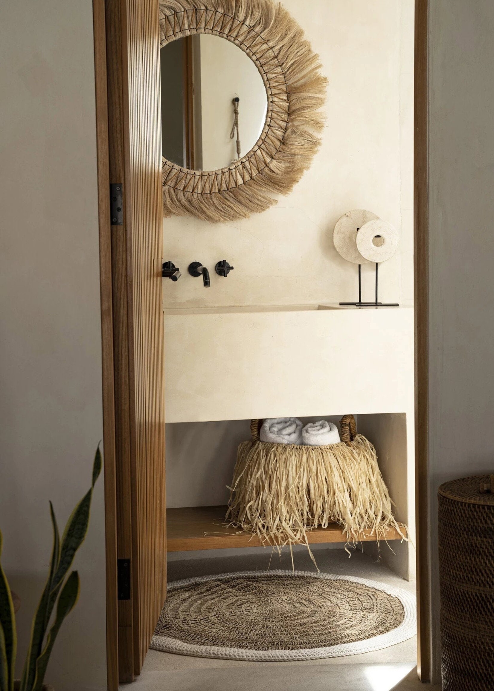 Bazar Bizar Antwerp The Raffia Basket - L