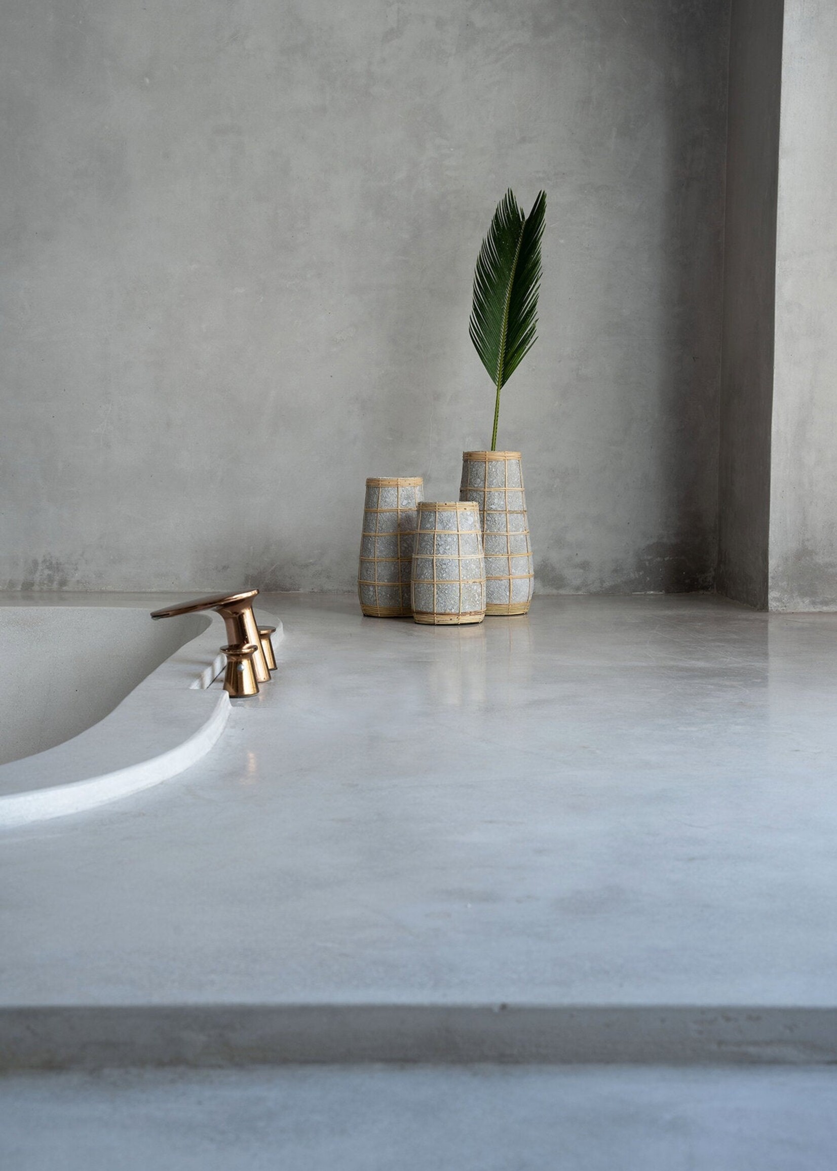 Bazar Bizar Antwerp The Cutie Vase - Concrete Natural - S