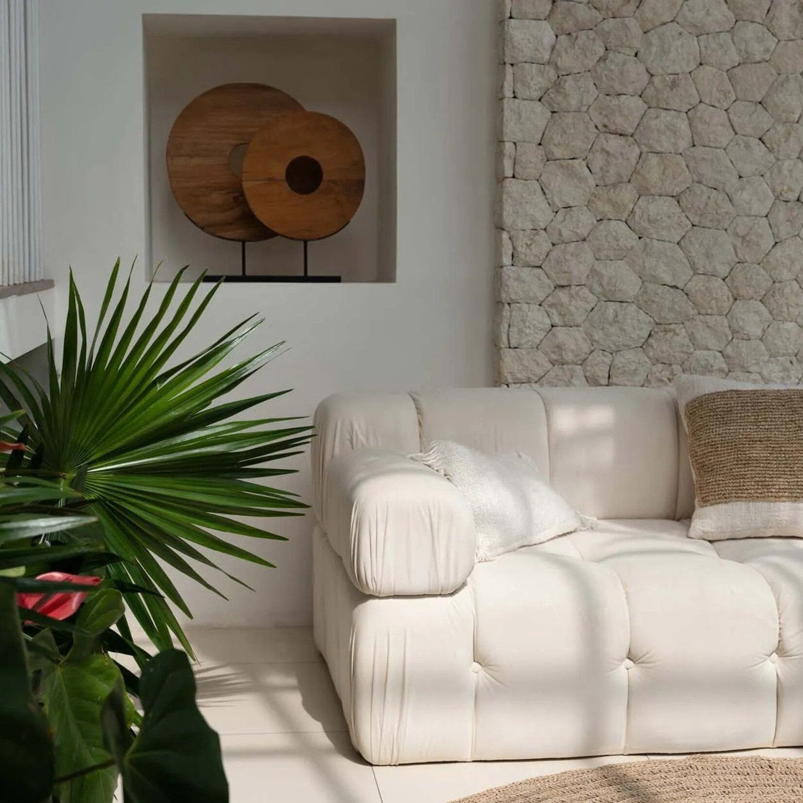 Bazar Bizar Antwerp The Teak Disc on Stand - L