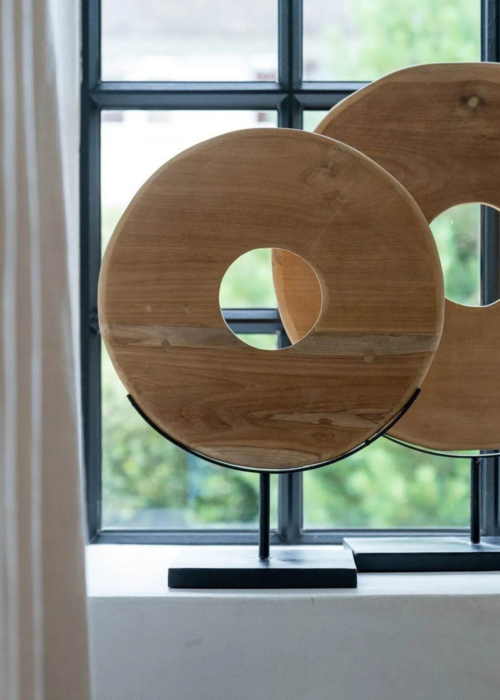 Bazar Bizar Antwerp The Teak Disc on Stand - L