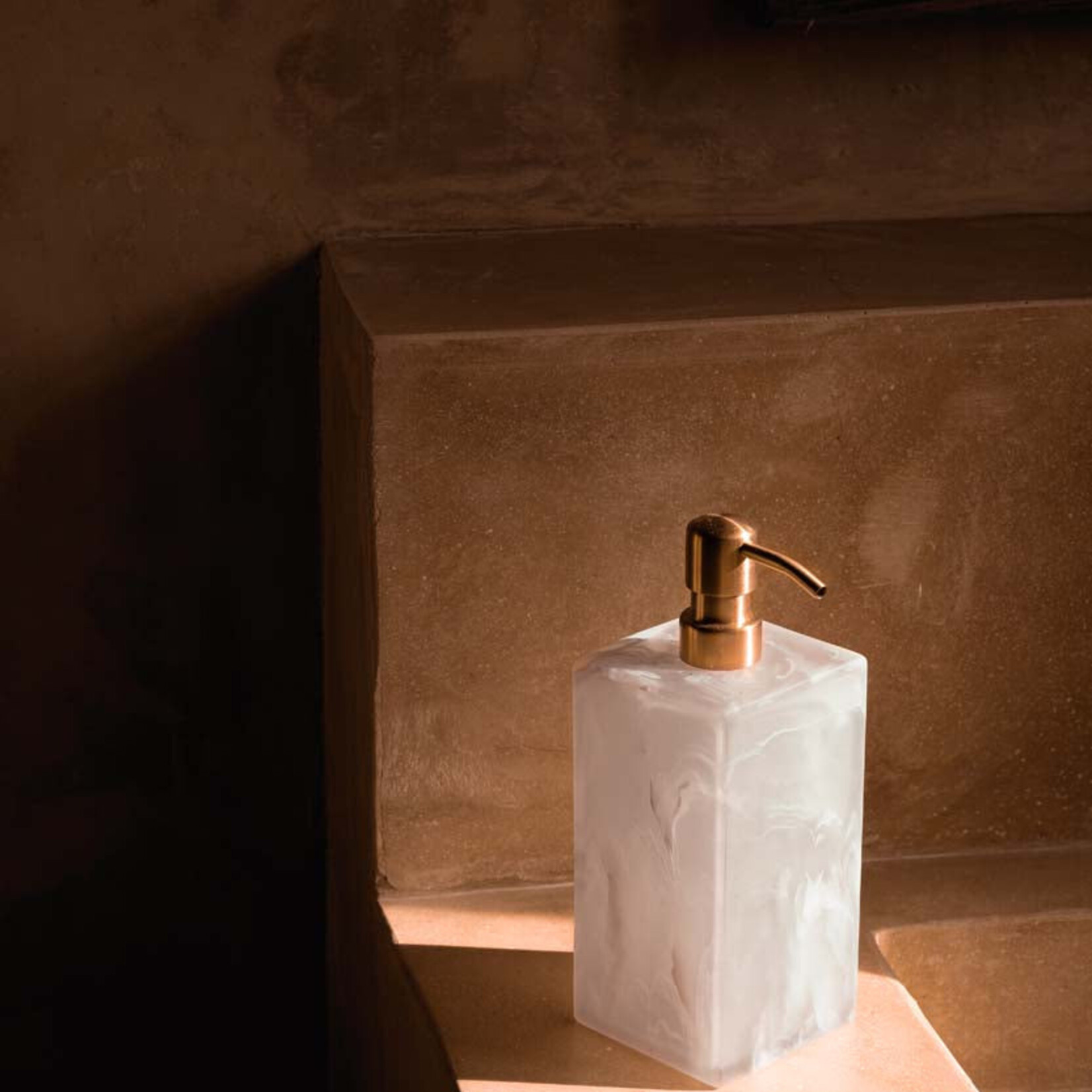 Bazar Bizar Antwerp The Resin Soap Dispenser - Pink White