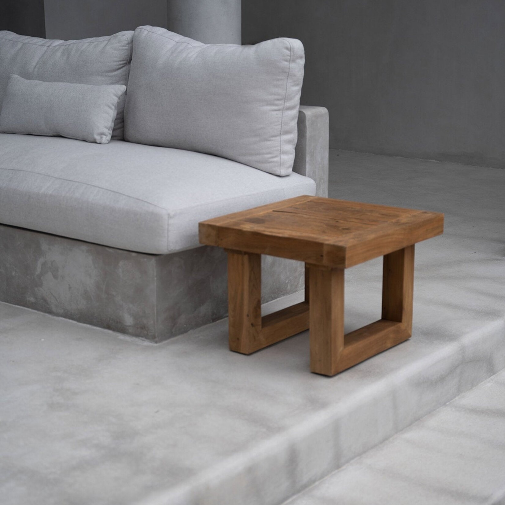 Bazar Bizar Antwerp The Reclaimed Teak Side Table - Natural