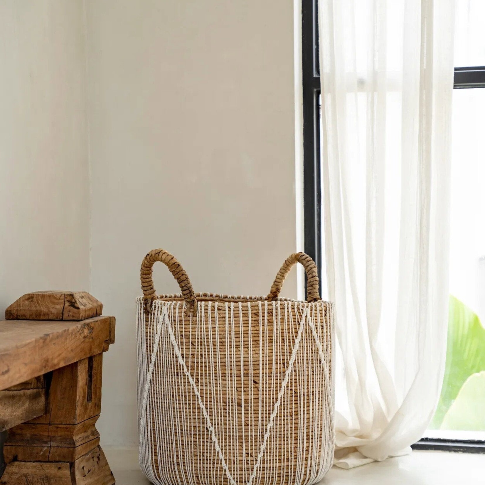 Bazar Bizar Antwerp The Straight Stitched Macrame Basket - L
