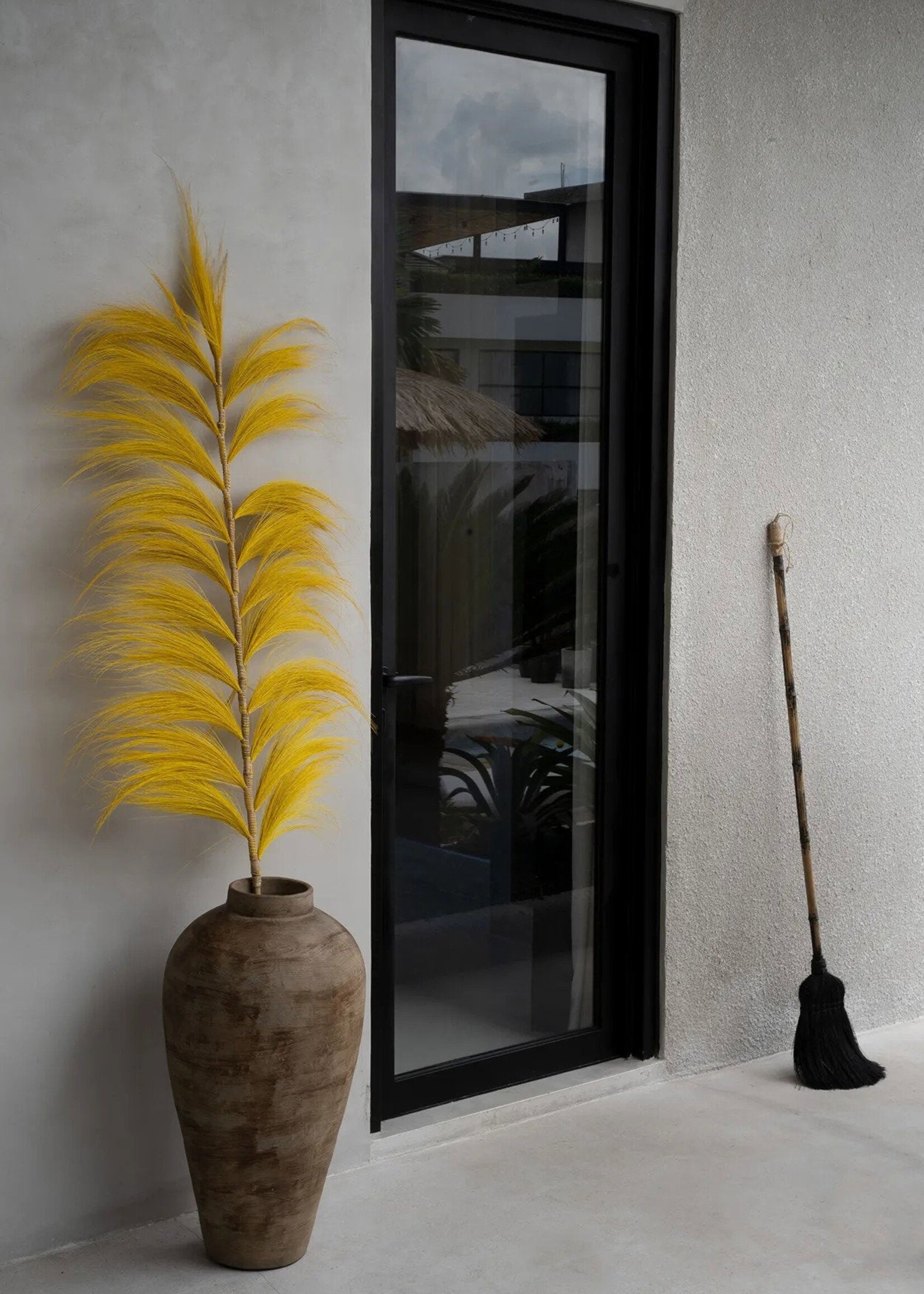 Bazar Bizar Antwerp The Big Broom - Black