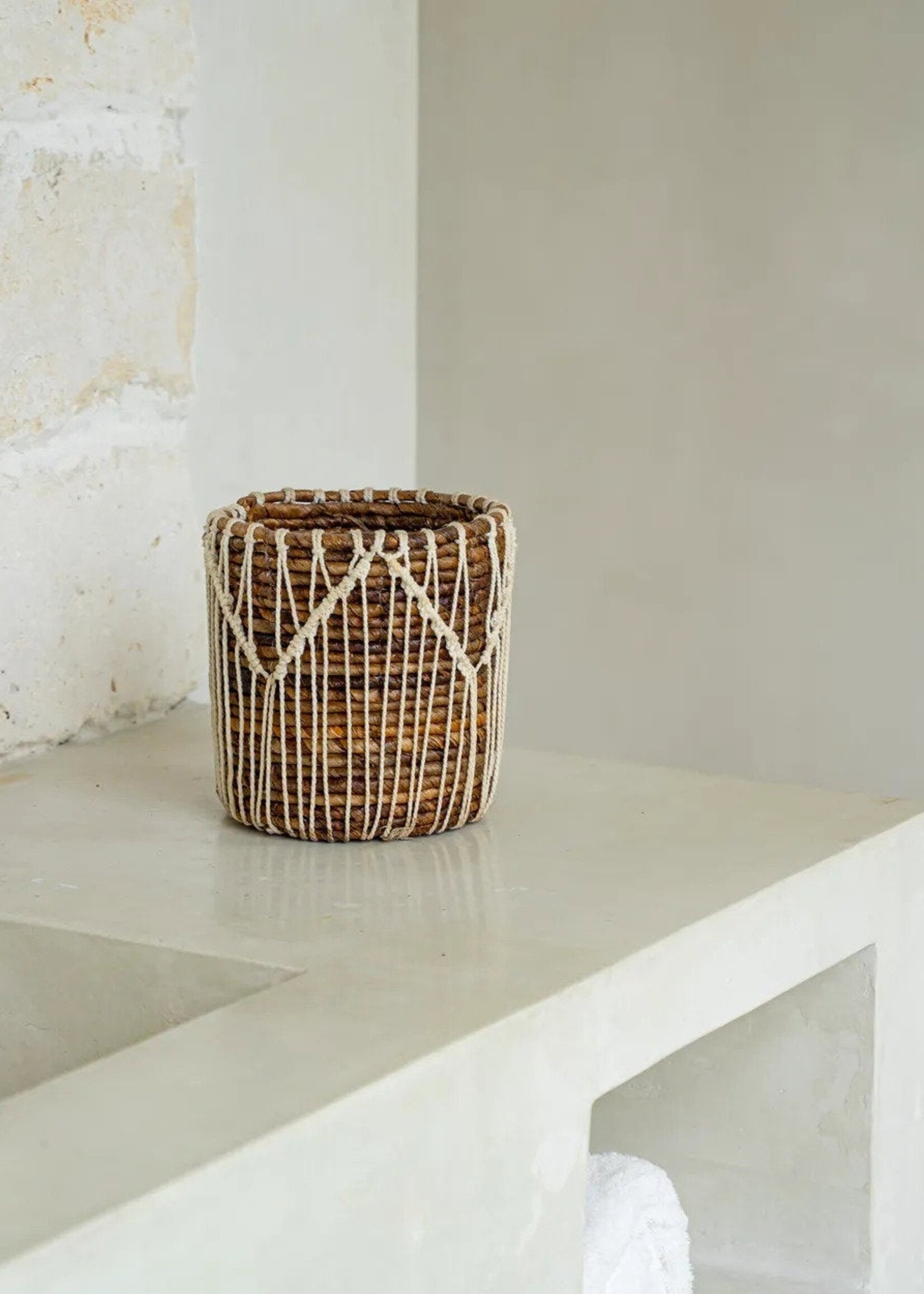 Bazar Bizar Antwerp The Macra-mazing Basket - Natural White - S