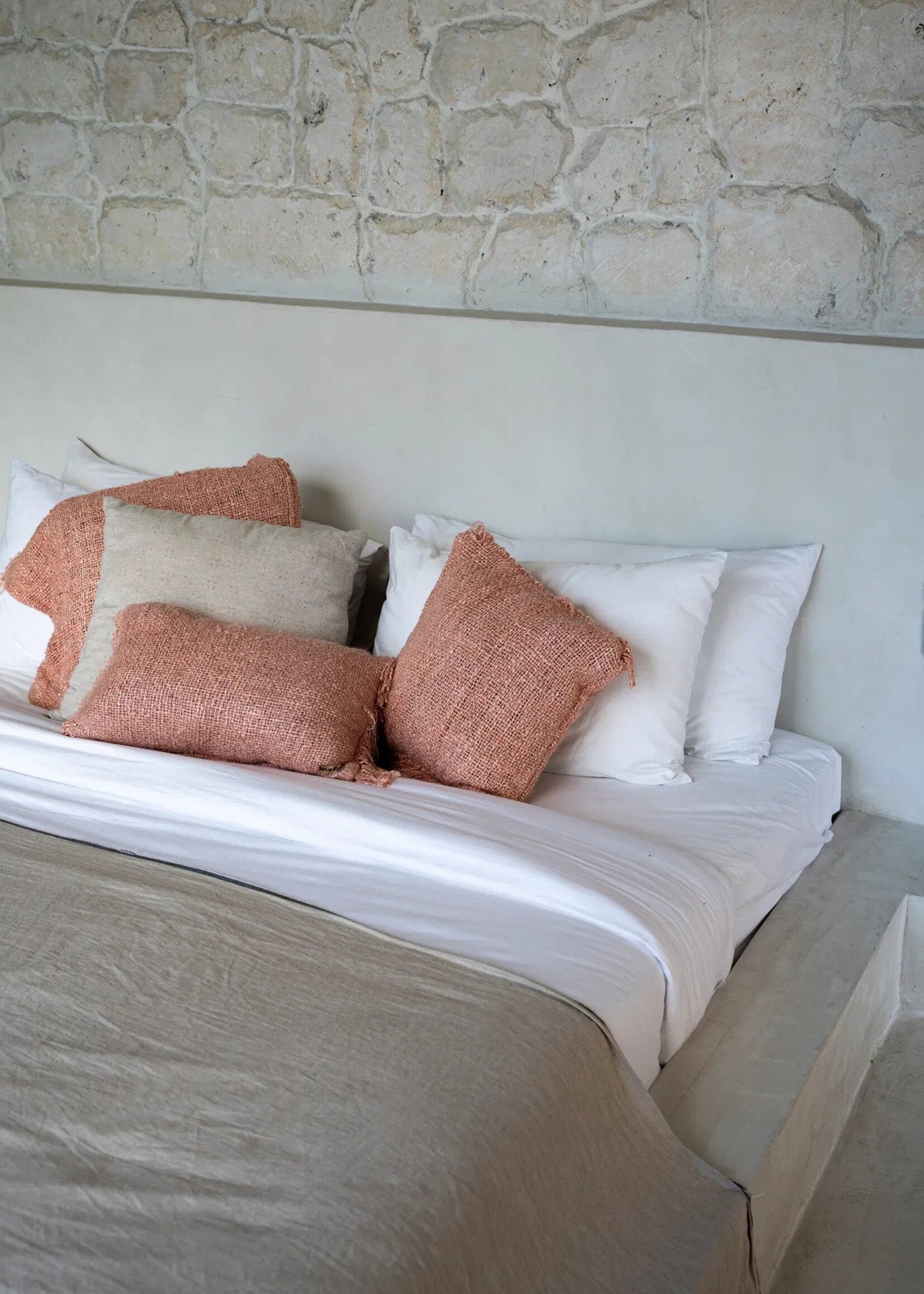 Bazar Bizar Antwerp The Oh My Gee Cushion Cover - Salmon Pink - 40x40