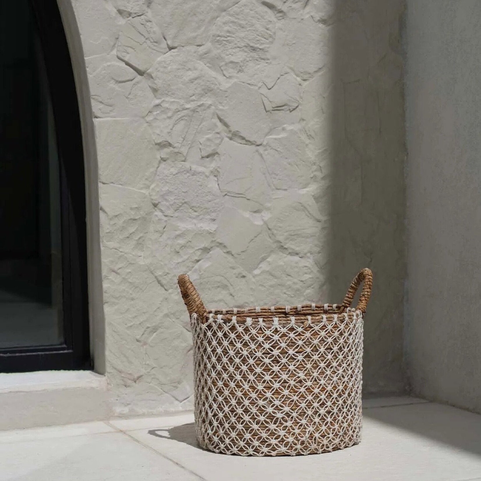 Bazar Bizar Antwerp The Crossed Stitched Macrame Basket - M