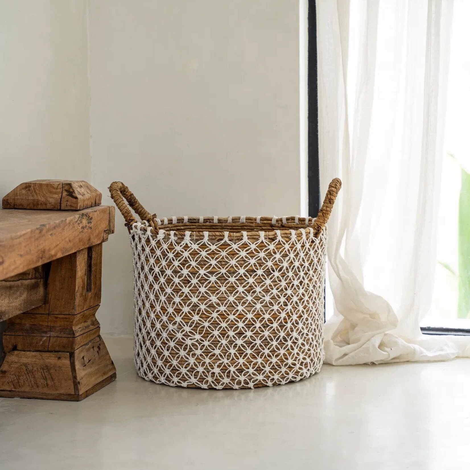 Bazar Bizar Antwerp The Crossed Stitched Macrame Basket - M