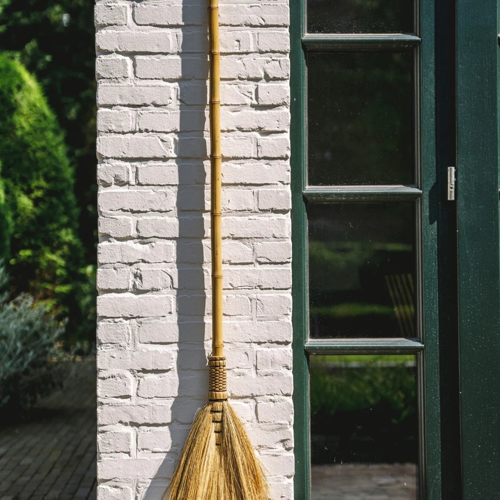 Bazar Bizar Antwerp The Big Broom - Natural
