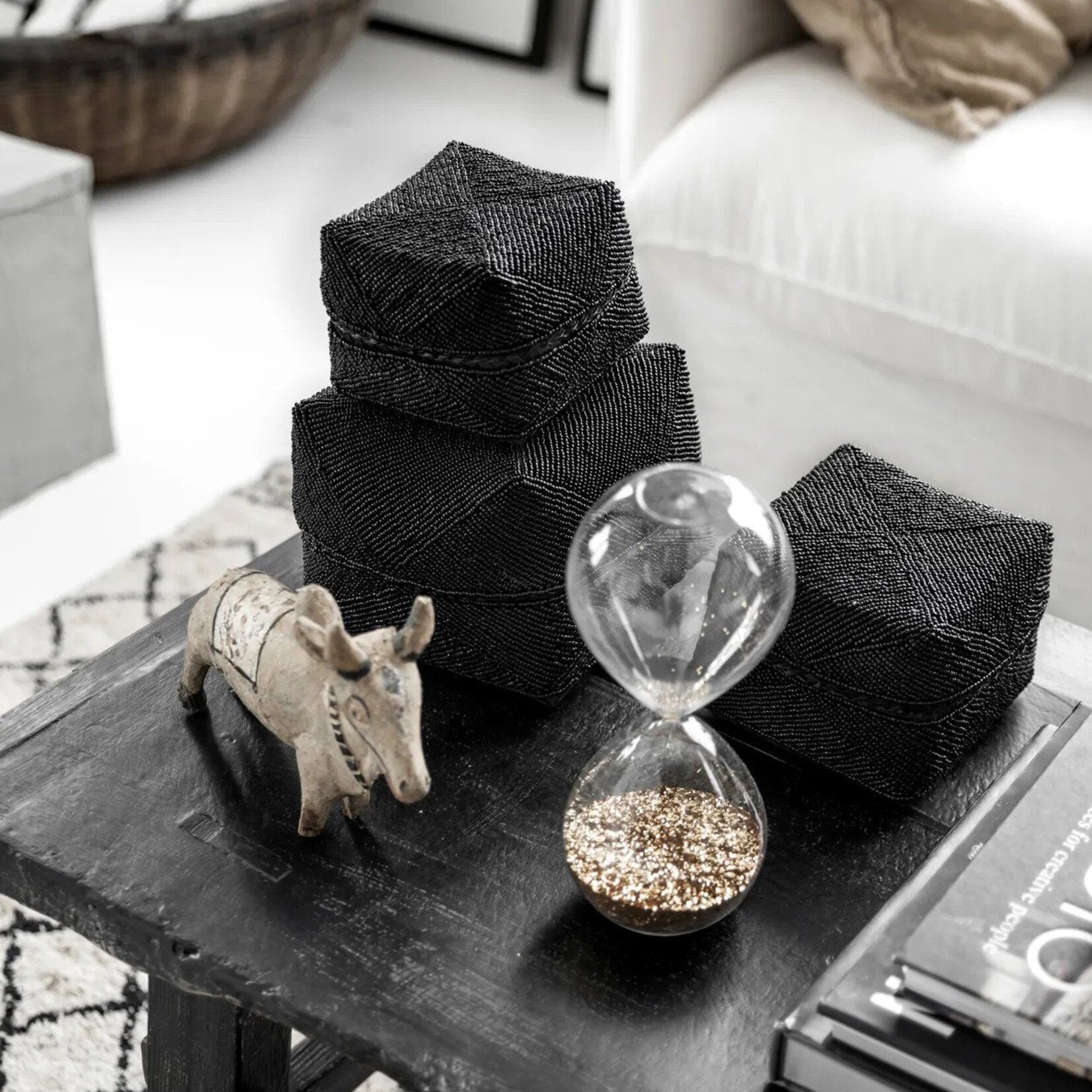 Bazar Bizar Antwerp The Beaded Basket - Black - S