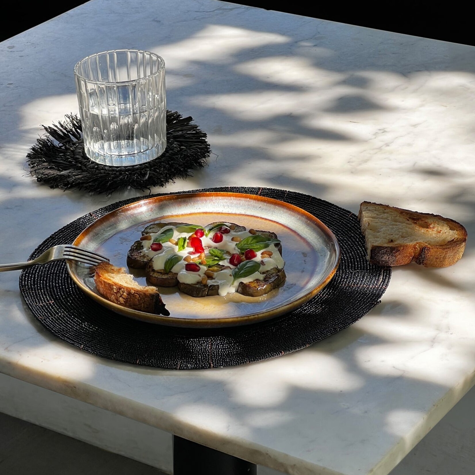 Bazar Bizar Antwerp The Beaded Placemat - Black