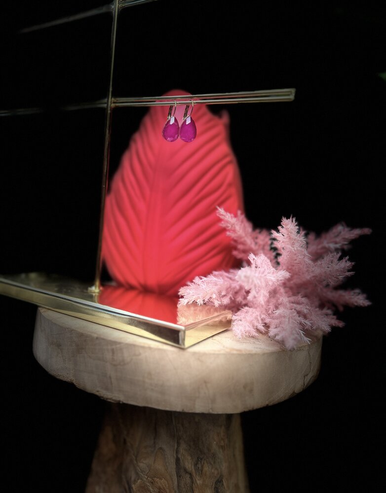 Oorbellen steen magenta klein