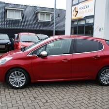 Peugeot 208 1.2 PureTech Allure 2018 17113km Airco, cruise, navi