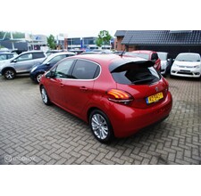 Peugeot 208 1.2 PureTech Allure 2018 17113km Airco, cruise, navi
