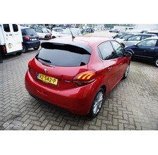 Peugeot 208 1.2 PureTech Allure 2018 17113km Airco, cruise, navi