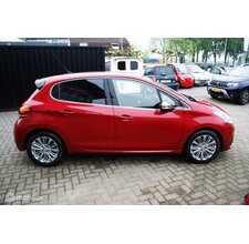 Peugeot 208 1.2 PureTech Allure 2018 17113km Airco, cruise, navi