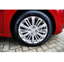 Peugeot 208 1.2 PureTech Allure 2018 17113km Airco, cruise, navi