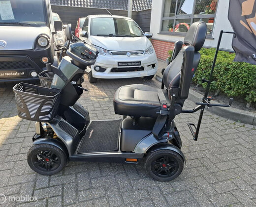 Mango  Freerider FR1 4 wieler 66km mandje en rollatorhouder