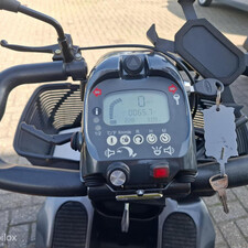 Mango  Freerider FR1 4 wieler 66km mandje en rollatorhouder