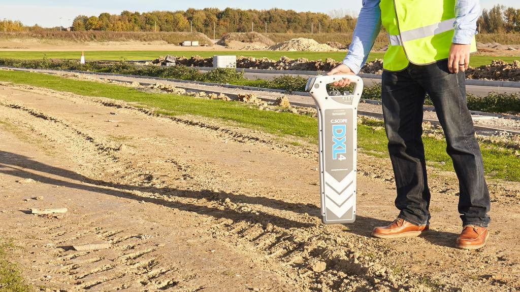 DXL4 Kabeldetectie met diepte indicatie