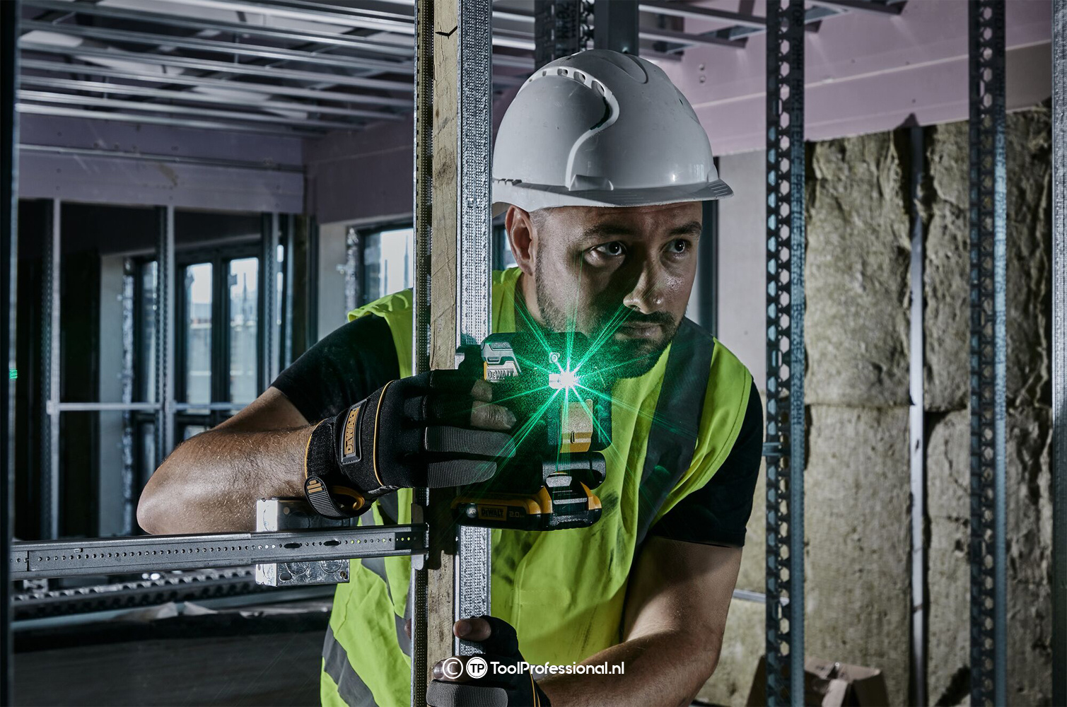 DCLE34021N-XJ Kruislijnlaser Groen 18V Compact