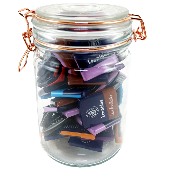 Glass jar with 375g Napolitains