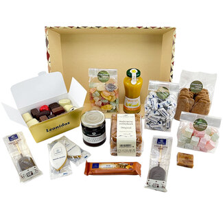 XL Geschenkmand met 12 stuks lekkernijen