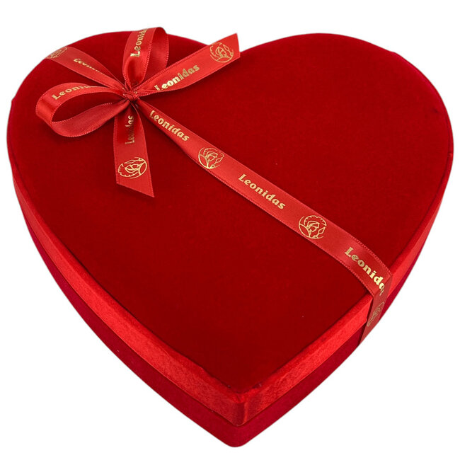 Leonidas Rotes Samtherz (L) mit Pralinen