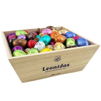 Leonidas Wooden basket - small Easter eggs 1kg