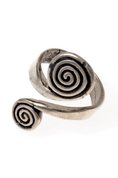 Celtic ring with spirals, silvered