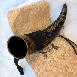 Drinking horn Gorm with leather holder