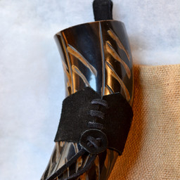 Drinking horn Gorm with leather holder