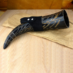 Drinking horn Gorm with leather holder