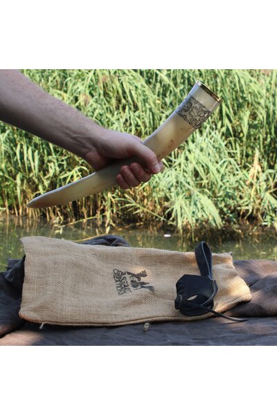 Drinking horn Freya with leather holder