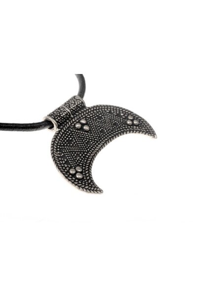Rusvik lunula amulet small, silvered