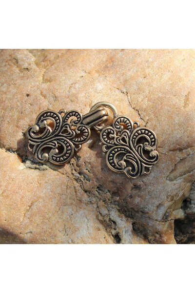 Cloak clasp Norway, bronze