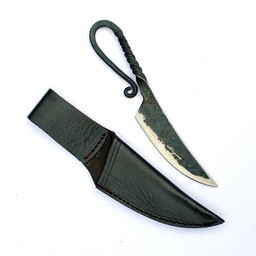 Prehistorical knife with twisted grip