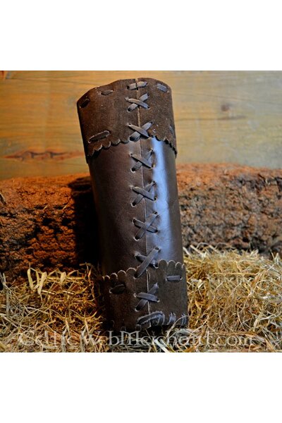 Quiver for crossbow bolts