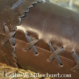 Quiver for crossbow bolts