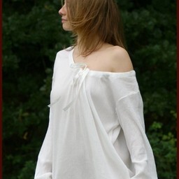 Nightdress / undergown Catharina