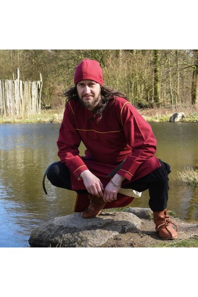 Thorsberg tunic herringbone motif, red