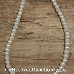 Tudor pearl necklace